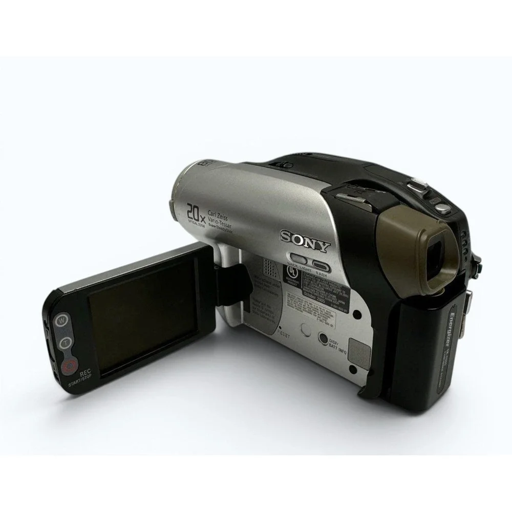 Sony DCR-DVD92 Handycam Camcorder Bundle 20x Zoom‎ Carl Zeiss + Case